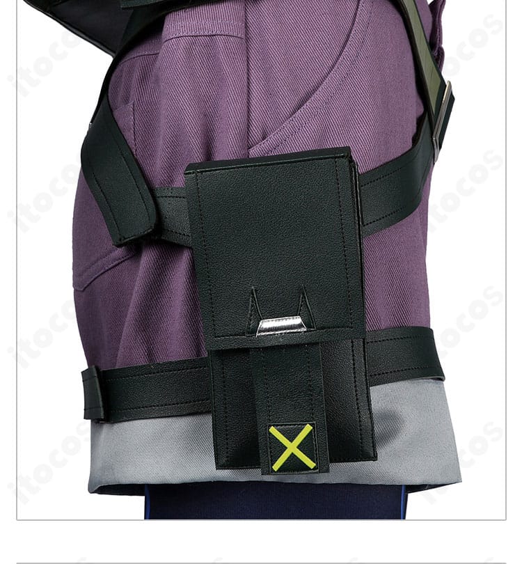 斜め掛けバックの外観。ストラップと留め具のデザインがスタイリッシュ。