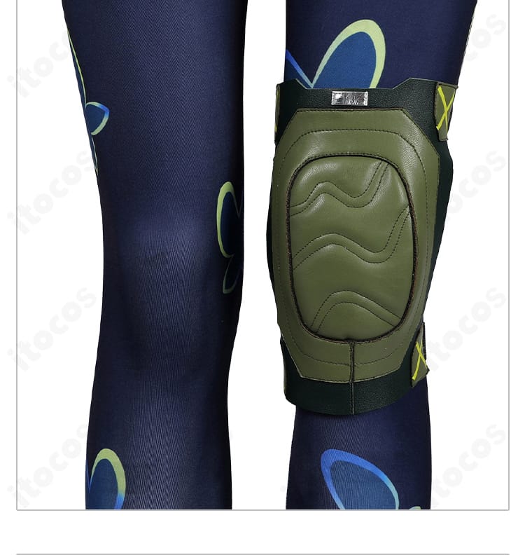 ニーパッドの装飾。戦闘スタイルを象徴する膝部プロテクターを再現。