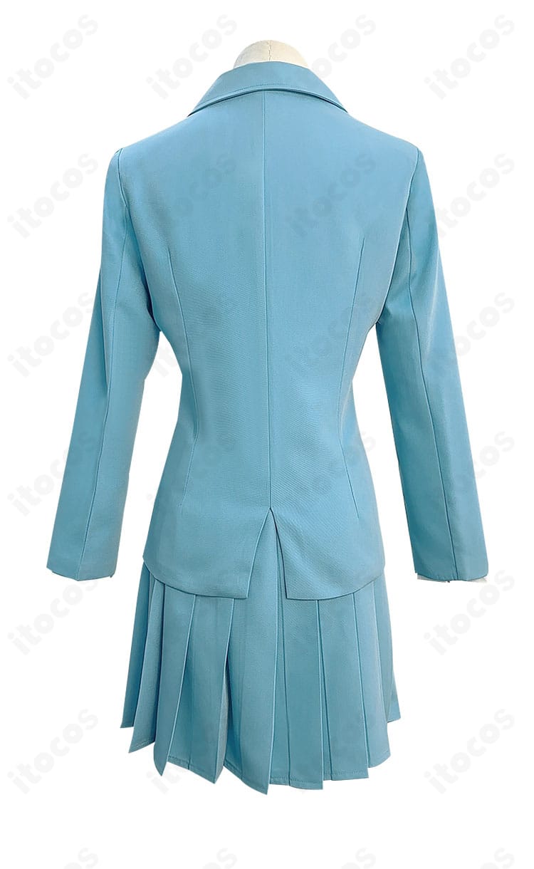 岩倉美津未コスプレの背面。ブレザーの背中心とベントの設計