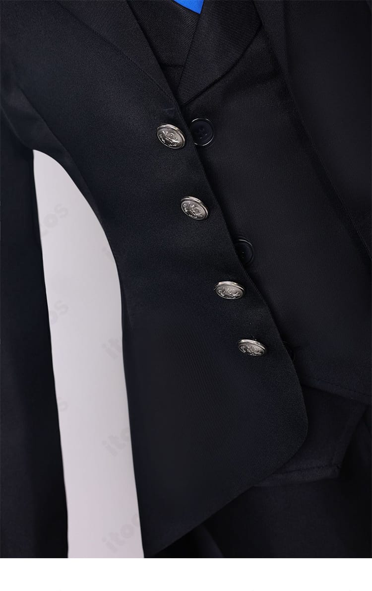 黒執事 コスプレ衣装のラペルと前立て装飾ディテール