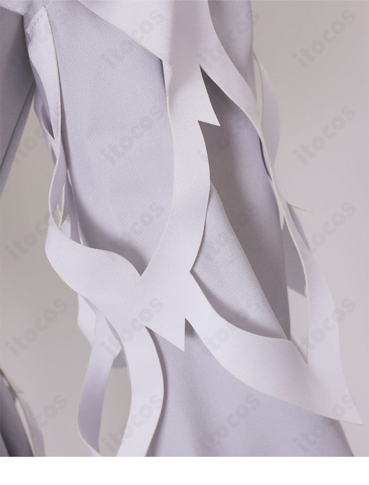 ダリア（コンスタンス）衣装の袖口装飾：ボタンとトリムの仕上げ