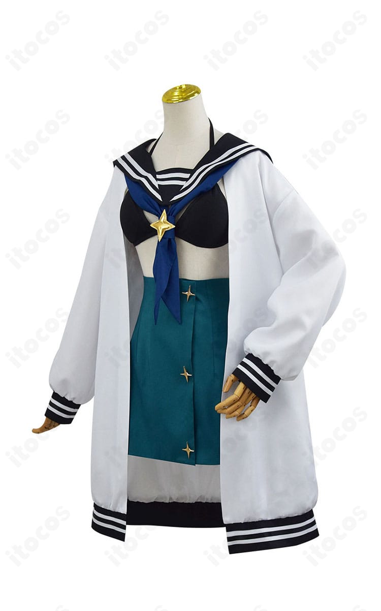 阿古屋真珠（ロコムジカ）コスプレ衣装の右側面。立体的なシルエットとコートの落ち感を角度違いで表現。