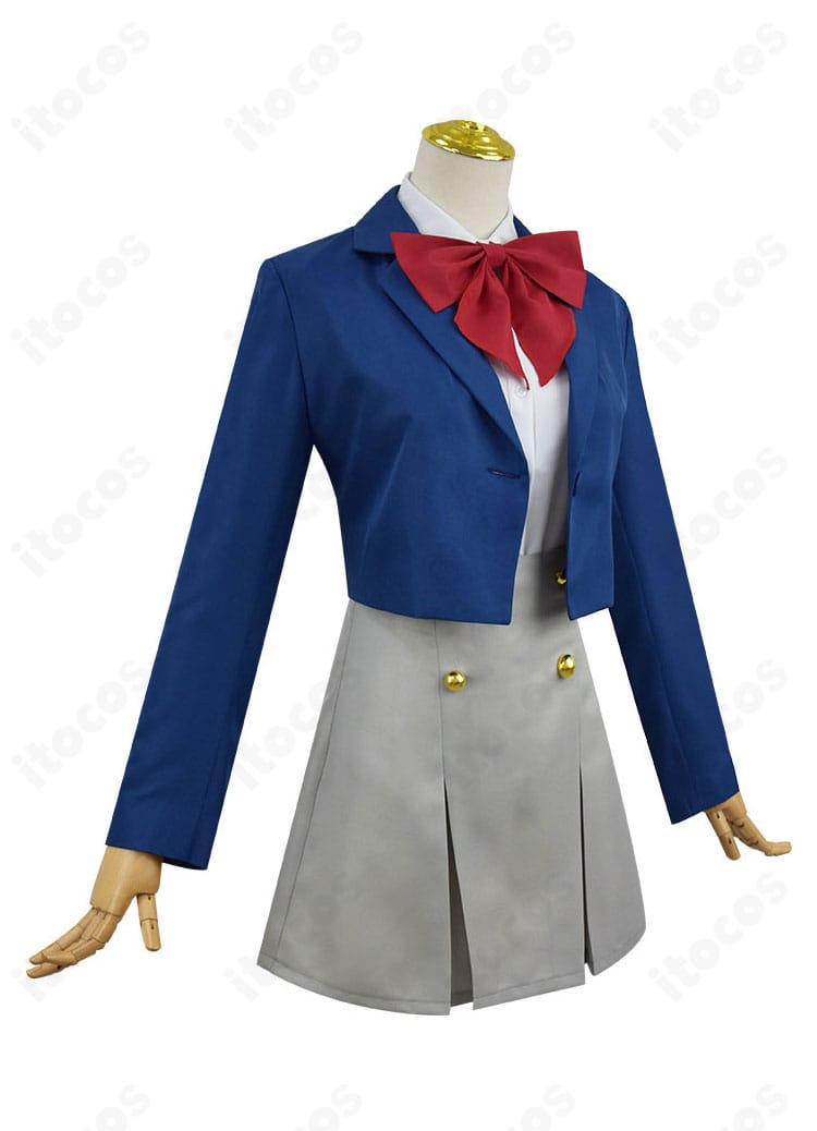 阿古屋真珠のコスプレ衣装右側面。ジャケットのラインとスカートプリーツの落ち感を確認できる角度。