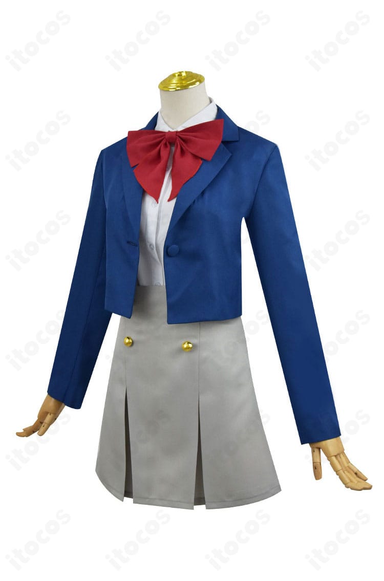 阿古屋真珠のコスプレ衣装左側面。赤いリボンとシャツの襟元、スカートのディテールが見える。