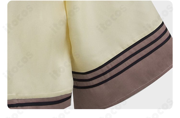 袖口の装飾ディテール。ステッチワークと意匠の再現度を示すクローズアップ。