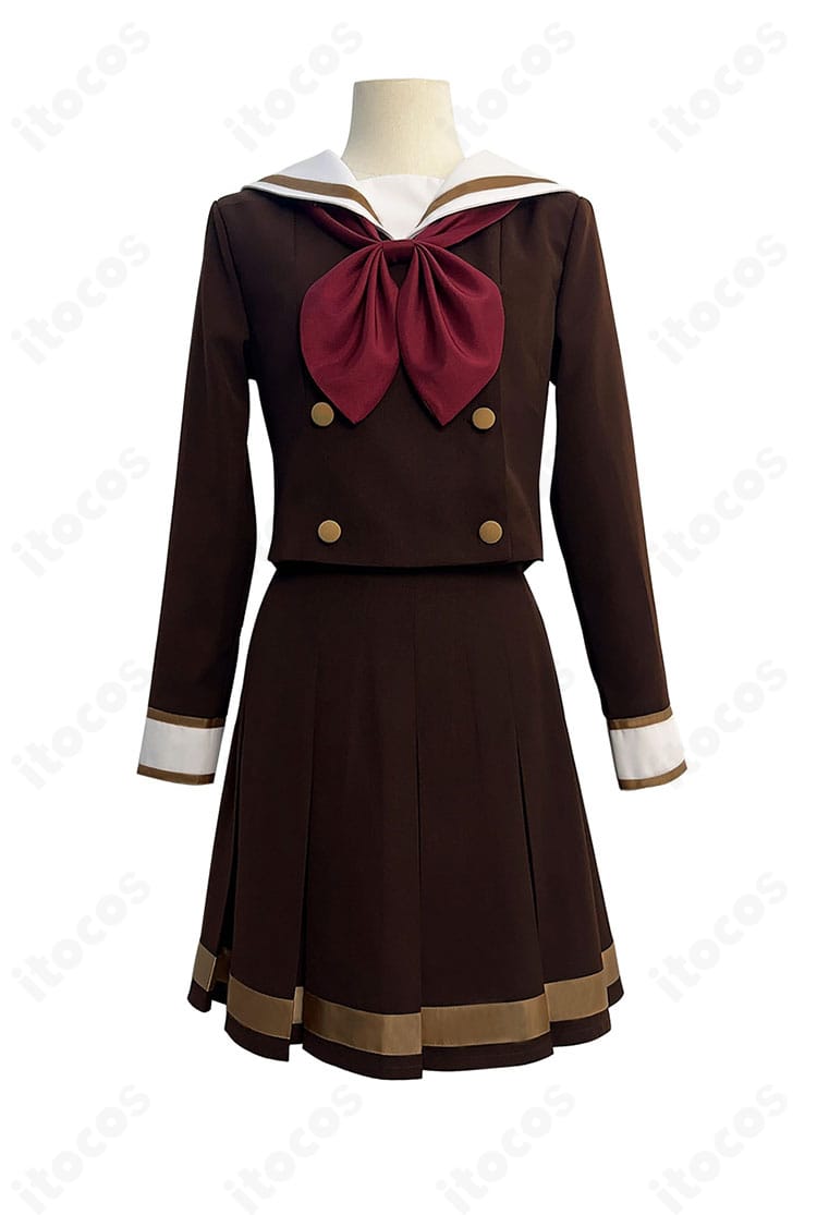 黄前久美子コスプレ衣装の正面全身。ブラウン基調のトップスとスカーフ、プリーツスカートの配色とラインが分かる画像。