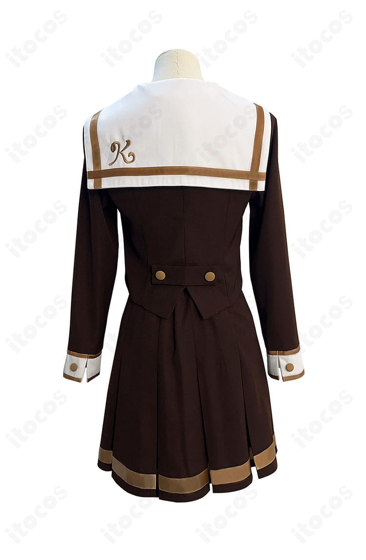 黄前久美子コスプレ衣装の背面。背中のライン取りやファスナー位置、裾のバランスを示す画像。