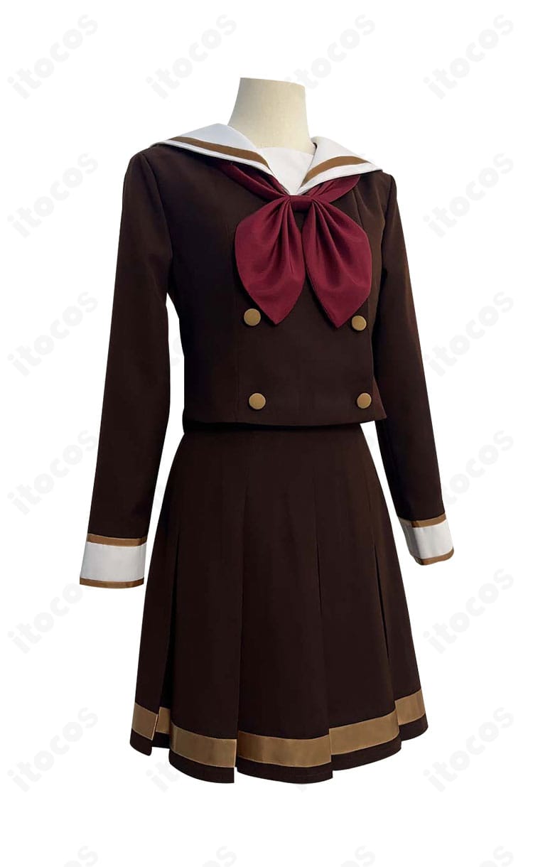 黄前久美子コスプレ衣装の側面。袖口ラインやウエスト位置、スカートのプリーツの落ち感を確認できる角度。