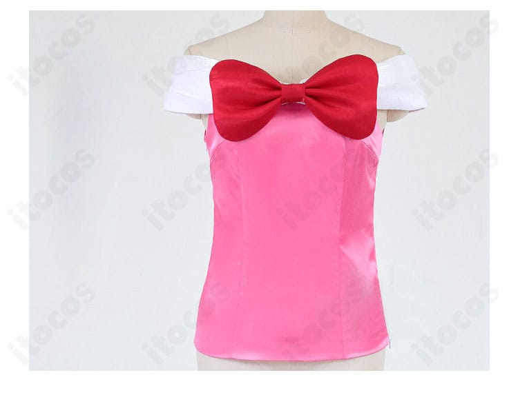 セレナ ステージ衣装のインナー正面ディテール。胸元デザインと縫製ラインのアップ。