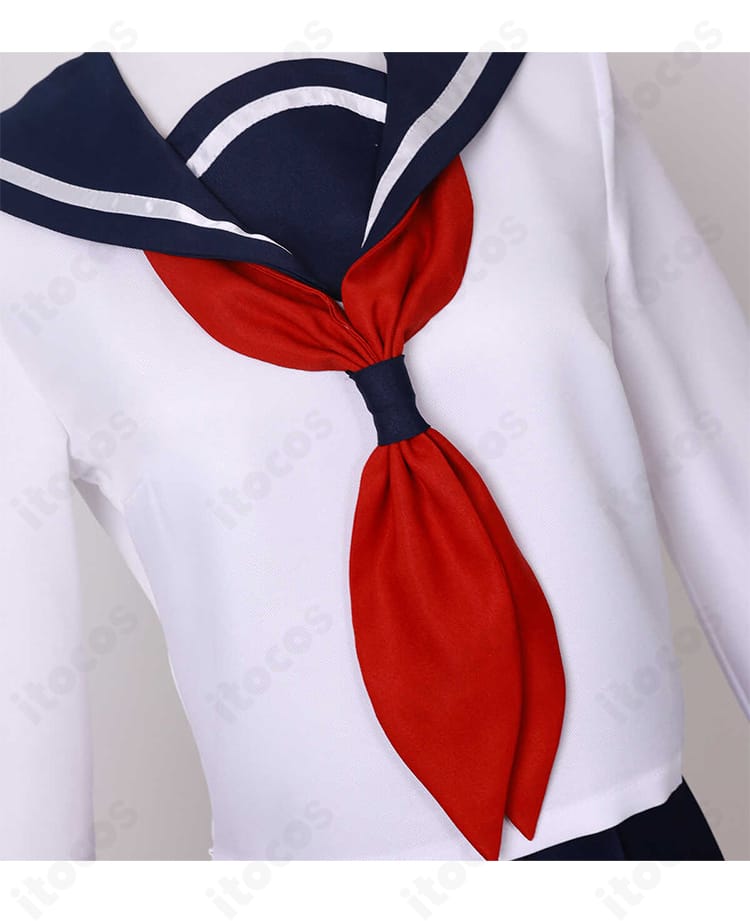 夜桜六美 セーラー服コスプレの襟元と赤いスカーフの装飾アップ。縁ラインの配色が確認できる近接画像。