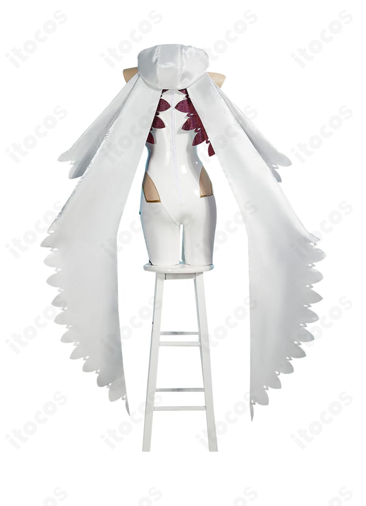 初音ミク レーシングミク 2024Ver. コスプレ衣装の背面。バックパネルの切り替えと背面装飾の見え方を示す。