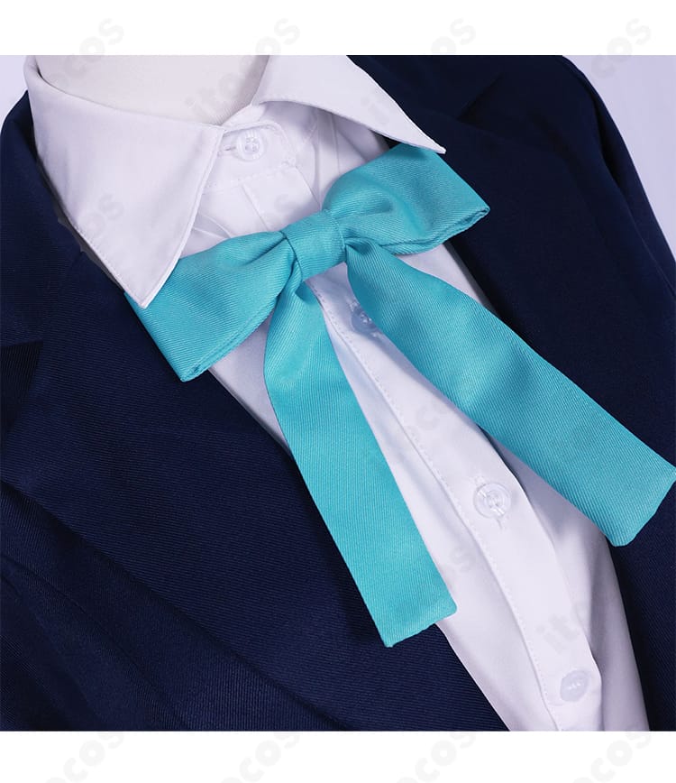 花火コスプレの襟元とリボン装飾の近接。特徴的な装飾パーツと縫製ディテールを強調したディテールショット。