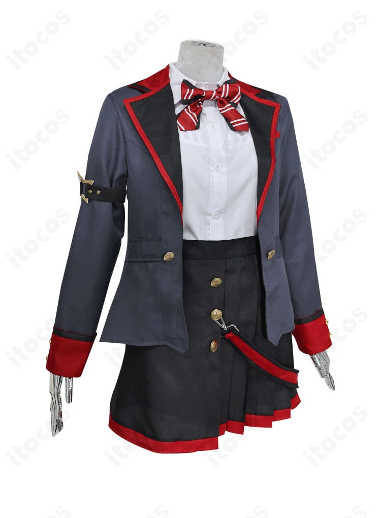 望月穂波 ユニット衣装の左側面。コートのラインとスカートの落ち感、腕ベルトの位置関係まで丁寧に再現。