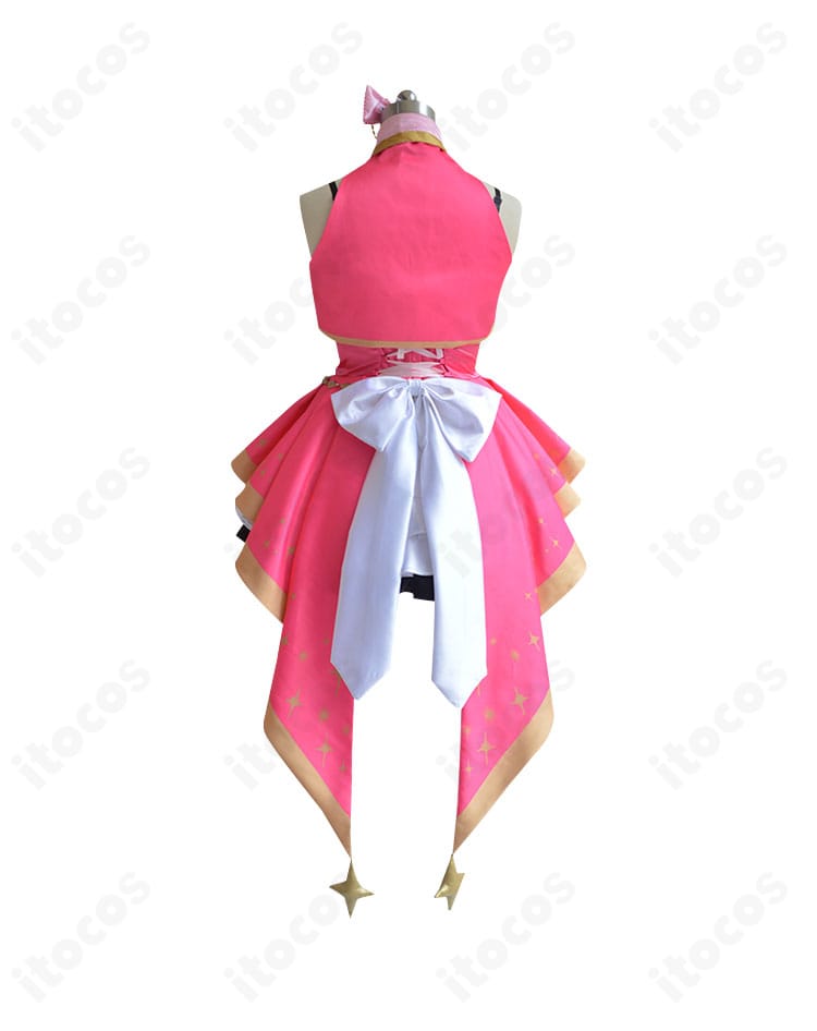 島村卯月 コスプレ衣装 背面。背中のラインとリボンの作り、スカートの広がりが分かるステージ映え仕様。