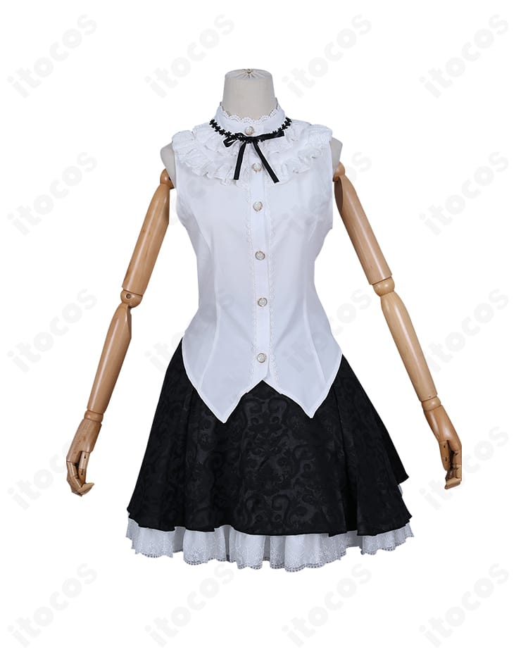 インナー（シャツ）の正面ディテール。ボタン配置と胸元装飾の仕立てをクローズアップ。