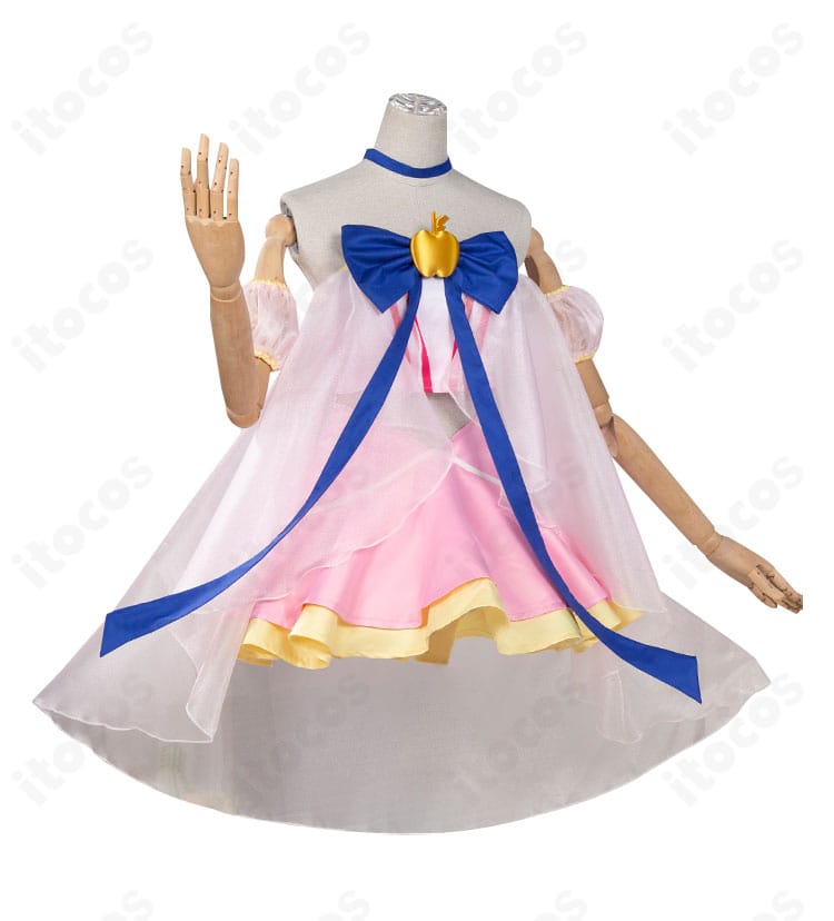 雪森りんごコスプレ衣装の側面。スカートの広がりと袖口デザイン、立体的なシルエットを確認できる画像。