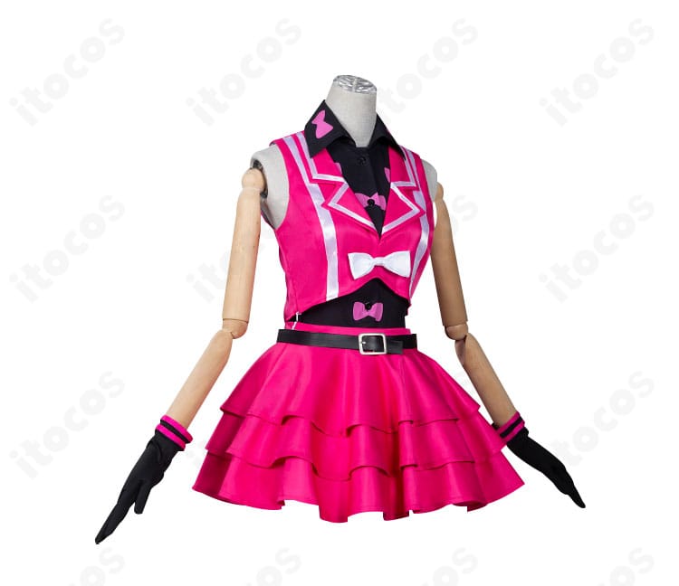 春音あいら ユニット衣装コスプレの側面。スカートのAラインシルエットとトップスの立体裁断を強調。