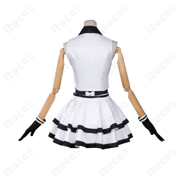 高峰みおん ユニット衣装の背面カット。背面の装飾配置とシルエットのまとまりを確認できる画像。