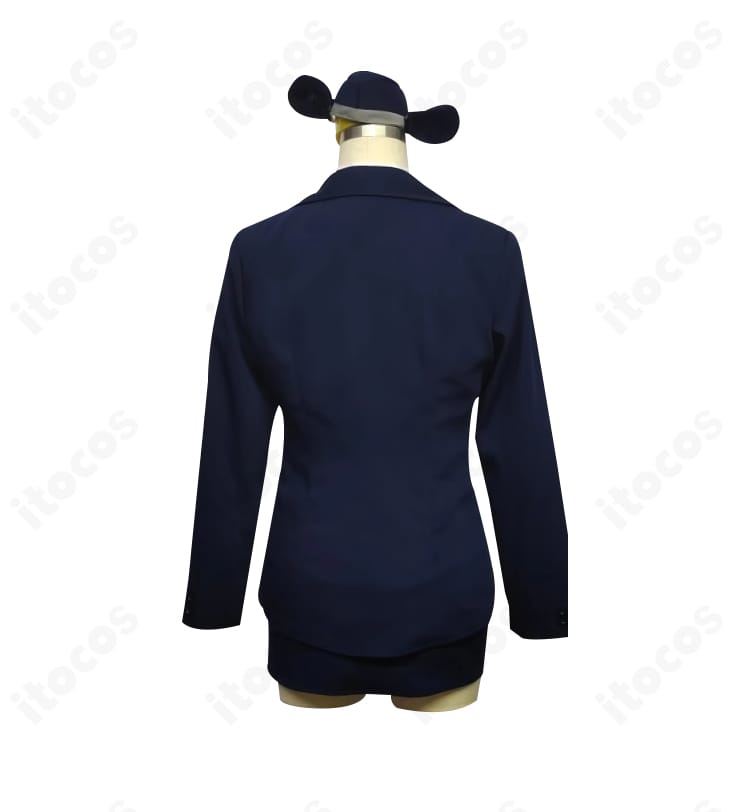 春日ツバキ コスプレ衣装の背面。背中の切替線、裾の落ち感、帽子の後部形状まで忠実に表現したディテール確認画像。