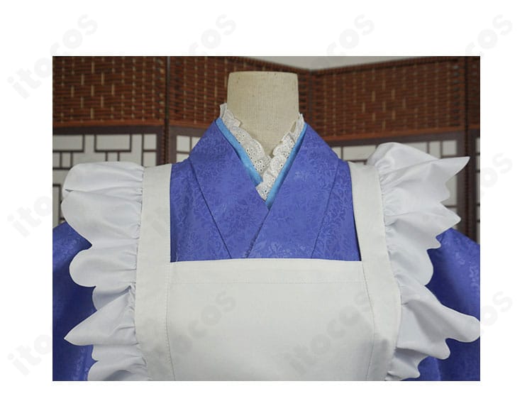 カンナカムイ メイド服の襟元ディテール拡大。刺繍装飾と縁取りの質感が分かる接写。