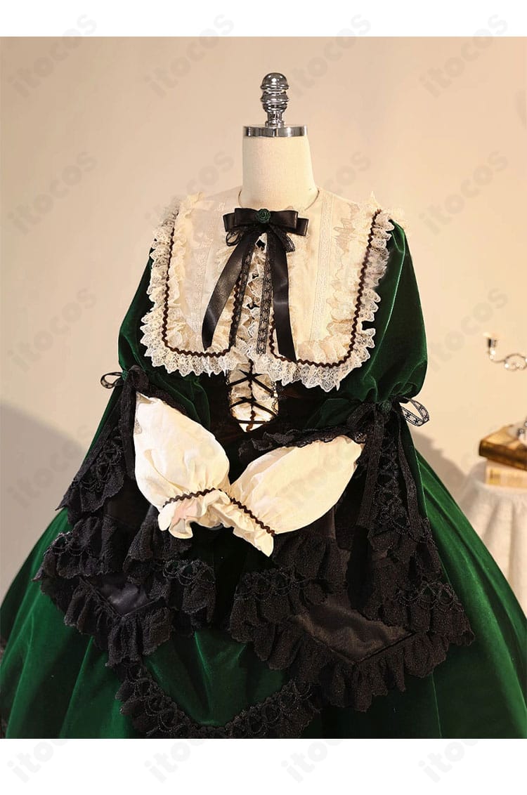 翠星石 衣装の装飾ディテール。胸元リボンと縁取りレース、刺繍風の意匠を強調した近接カット