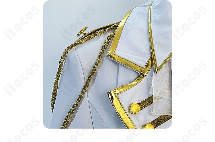 襟部分の装飾アップ。縁取りと質感のコントラストが映える凪誠士郎コスチュームの特徴。