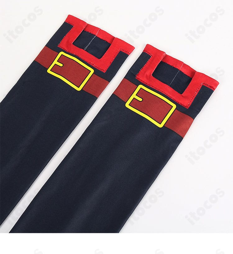 付属の靴下ディテール。コーデ全体に合う色味で、伸縮性と快適なはき心地を伝える画像。