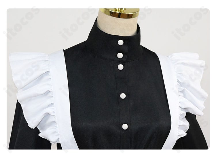 大川村寧 メイド衣装の装飾アップ。エプロン刺繍と花模様の質感・ステッチを示すクローズアップ