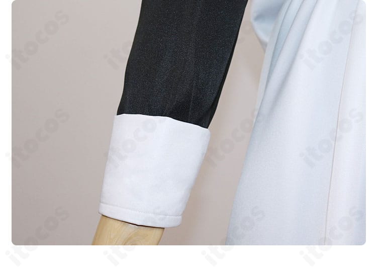 大川村寧 コスプレ 袖口ディテール。レースとフリルの重なり、カフ部分の仕立てが分かる画像