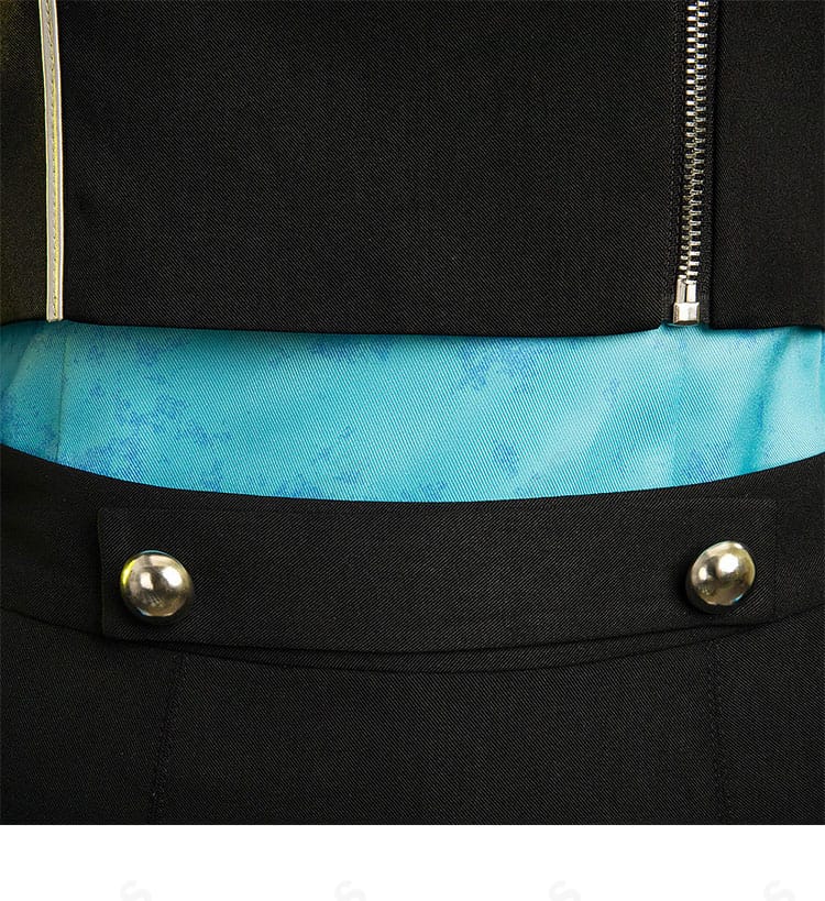 腰部分のデザイン詳細。ウエストラインとパネル切替、シルエット形成のポイントを示す。