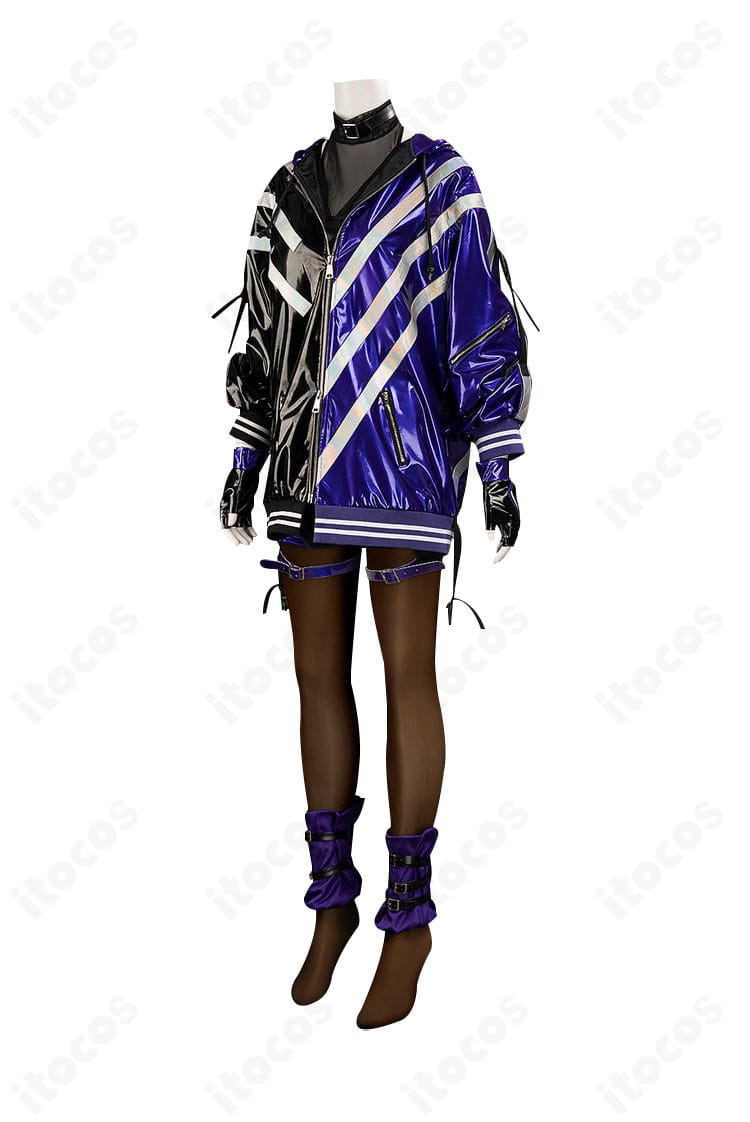 鉄拳8 レイナ コスプレ衣装の側面。袖や腰回りのライン、腕ベルトの位置関係など立体感の分かる角度。