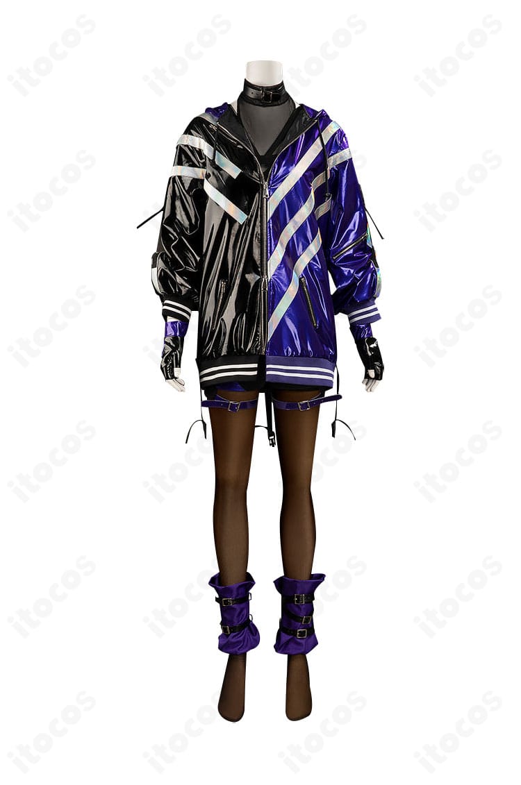 鉄拳8 レイナ コスプレ衣装の正面全身。コート、インナー、ショートパンツのシルエットとカラーリングを忠実に再現。