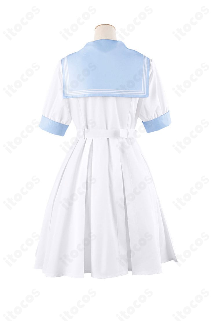 『ほろはにヶ丘高校』制服コスプレ背面。背中の開閉仕様とスカーフの流れ、ヨーク切替のディテールが見えるバックビュー。