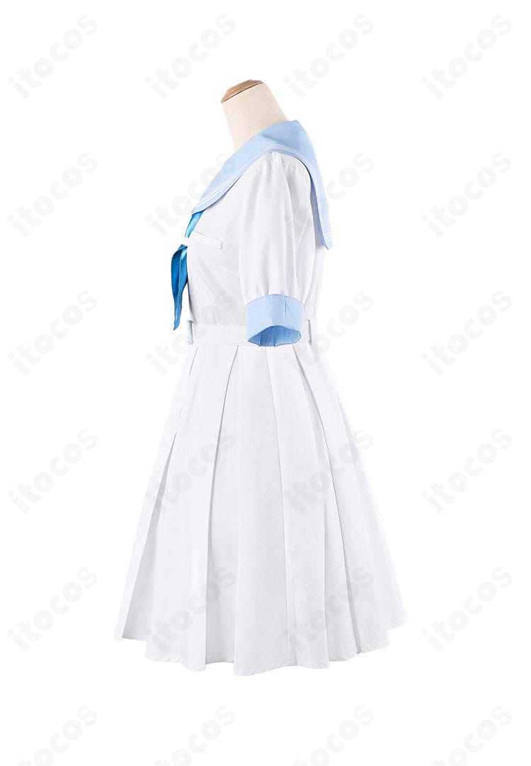 『ほろはにヶ丘高校』制服コスプレ左側面。スカーフの落ち感と袖ライン、ワンピースの立体的なカッティングを強調。