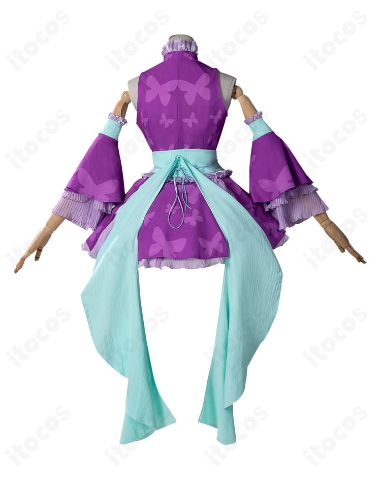 リルぷりっ 笹原名月 コスプレ衣装の背面。背中のシルエットと腰飾りの配置、スカートの広がりを確認できる画像。