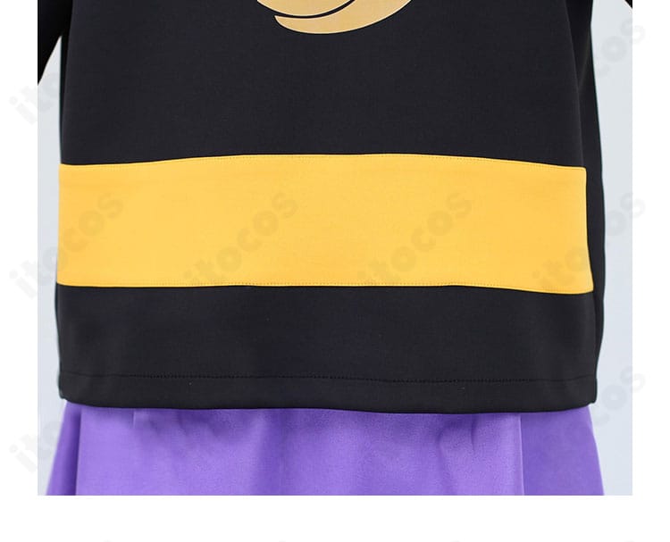 ポケモンSV カキツバタ衣装 コート裾の背面ディテール。動きの出るヘムライン