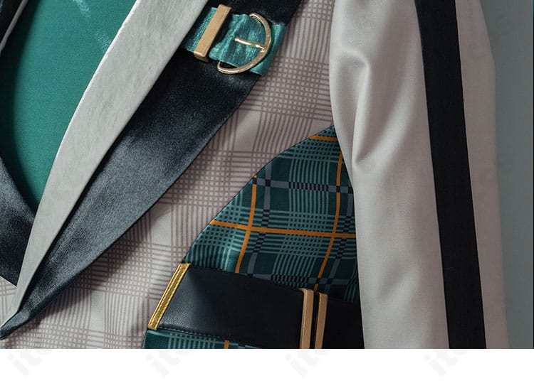 蓮巳敬人 MV衣装の前胸ディテール。胸飾りとレイヤー構成が分かる近接ショット