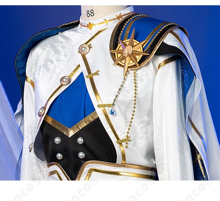 深海奏汰 コスプレ衣装の胸飾り・チェーンなど装飾ディテールのアップ