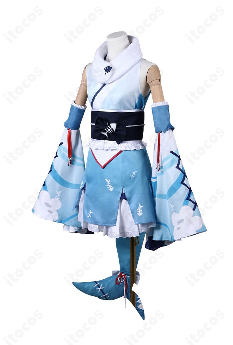 ホロライブ がうる・ぐら 正月衣装コスプレの側面写真。スカートラインと袖のレイヤー感が分かるアングル