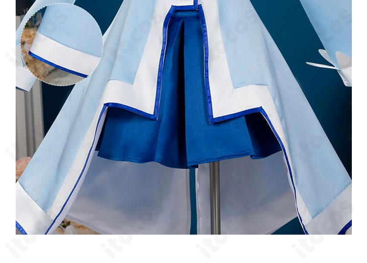 レイン衣装スカート装飾のアップ。多段フリルとリボンが可愛らしさを引き立てるデザイン