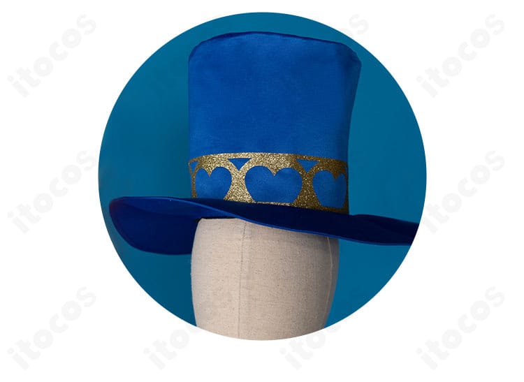 レインの魔法使い風帽子のクローズアップ。形状と縁取り、アクセント装飾を忠実に再現