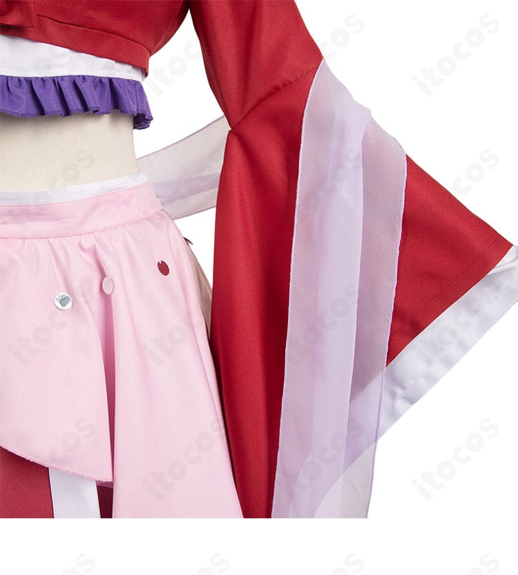 猫猫コスプレ8巻衣装の袖口ディテール。袖の刺繍と縁取りの仕上げ。