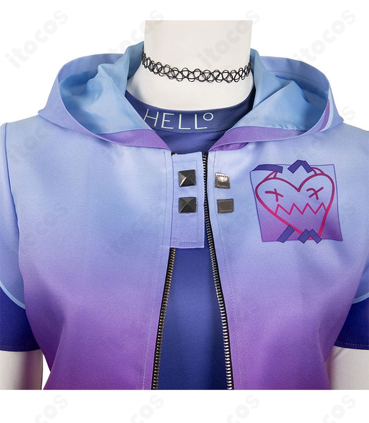 クローヴ衣装 上衣の装飾クローズアップ。襟元と装飾パーツの精緻な作り込みを強調