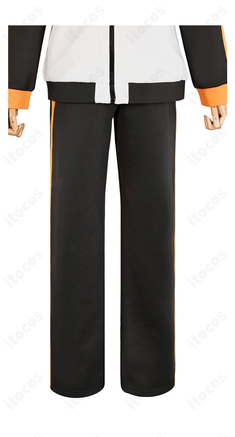 ズボン前面のクローズアップ。前中心の縫製とすっきりしたフィット感を示すディテール。