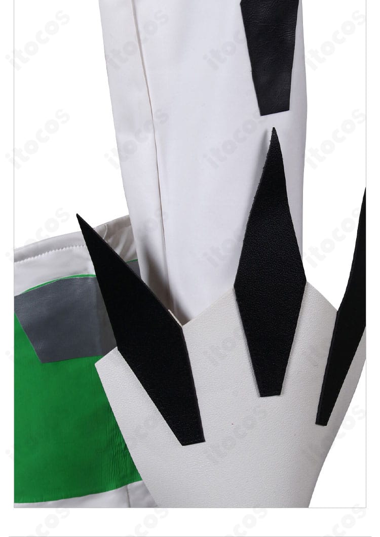 袖口の接写。カフ部分の装飾とステッチの美しい仕上がりを示す画像。