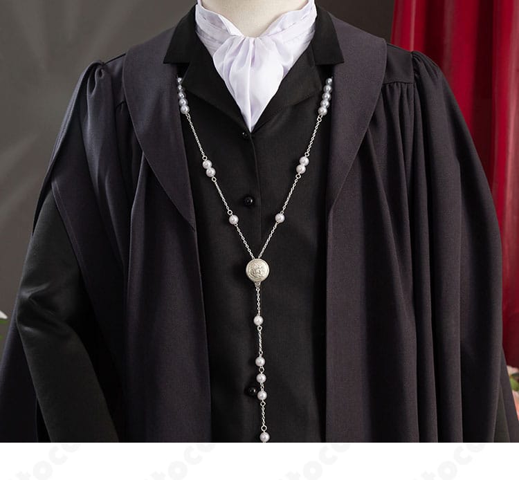 装飾パーツのクローズアップ。縁取りや意匠の精緻さがわかる近接カット。