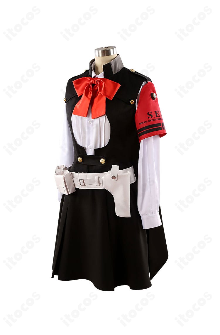 側面図：マントの落ち感とベストの立体裁断を確認できる桐条美鶴SEES制服コスプレ。クラシックで端正なシルエット。