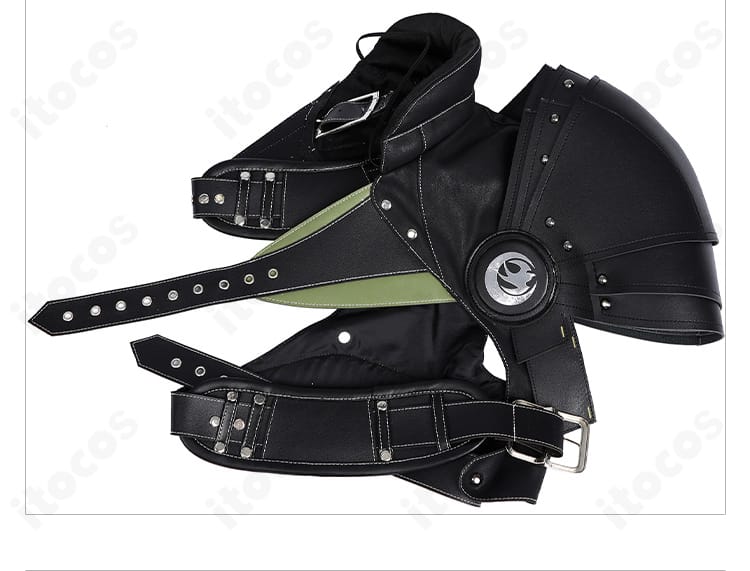 肩アーマーの意匠を再現したパーツの接写。段差と装飾ラインが鮮明。