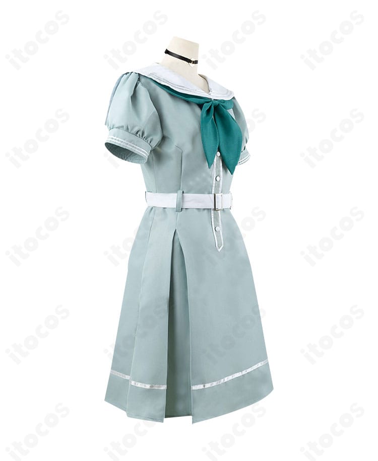 ラブライブ！蓮ノ空 夏制服コスプレの側面。ワンピースのラインと小物のバランスがわかる構図。