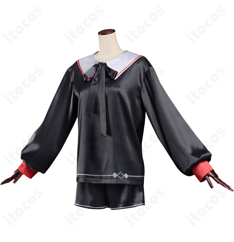 コスプレ衣装の側面ビュー。切替ラインとプロポーションを確認できる角度。